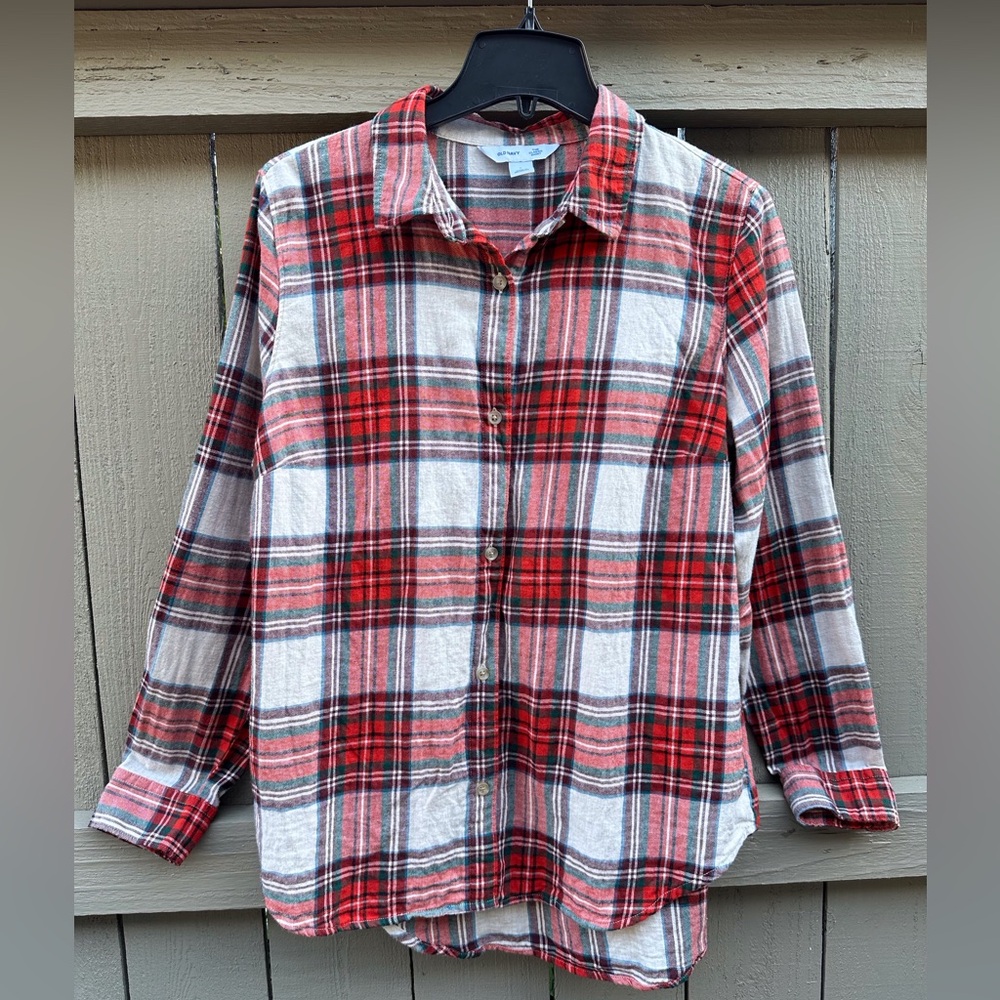 Women’s Old Navy “The Classic” Plaid Button-Up Flannel Shirt
